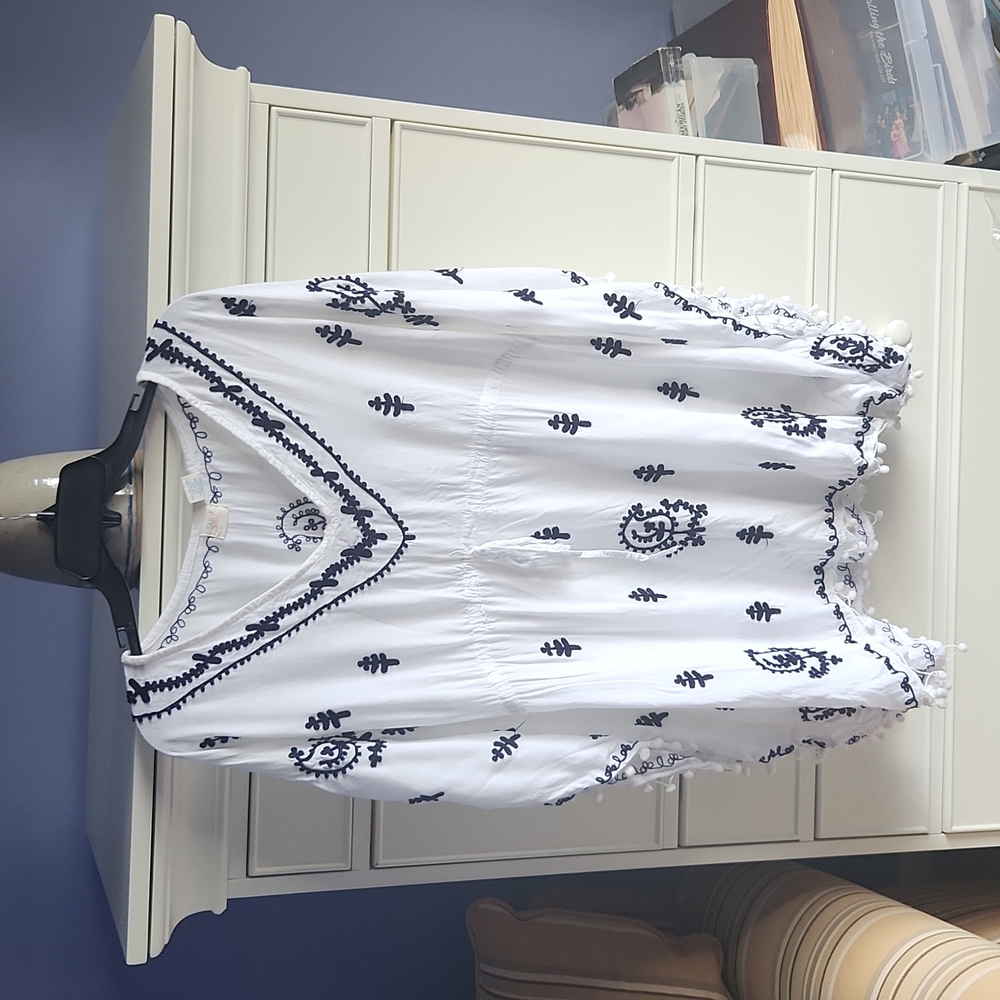Super cute white and blue embroidered Surf Gypsy Cover up, Size Medium